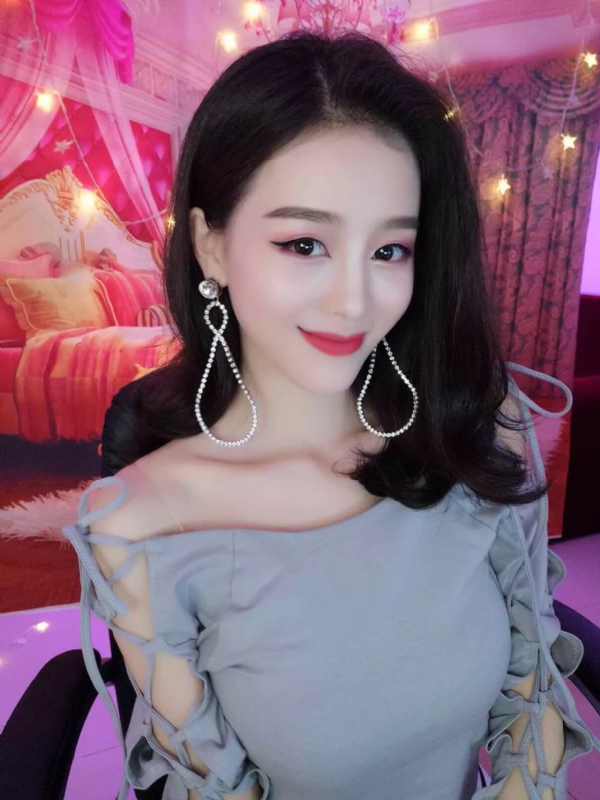 Cici的第三张照片--信阳相亲服务中心
