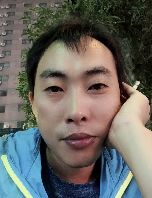 一直在路上的第一张照片--信阳相亲服务中心