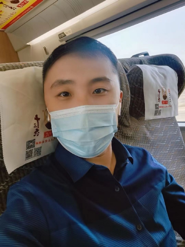 孤独的小屁猪的第二张照片--信阳相亲服务中心