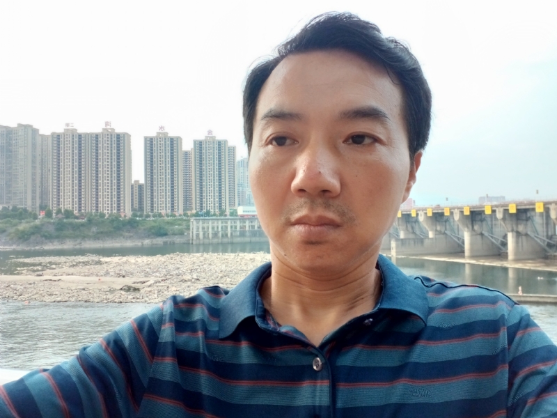yangguang的第一张照片--信阳相亲服务中心