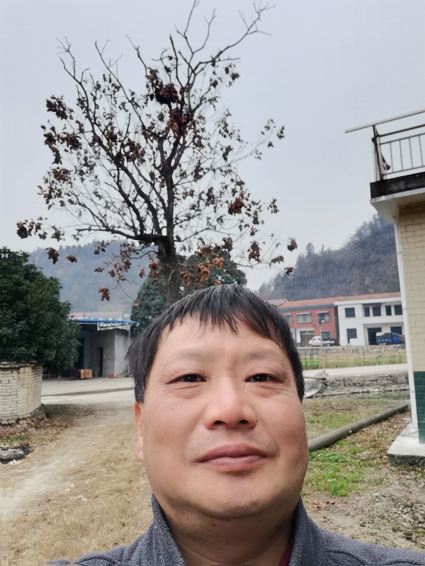 苏众青春冲浪的第二张照片--信阳相亲服务中心
