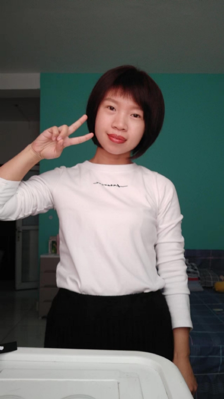 向日葵的第一张照片--信阳相亲服务中心