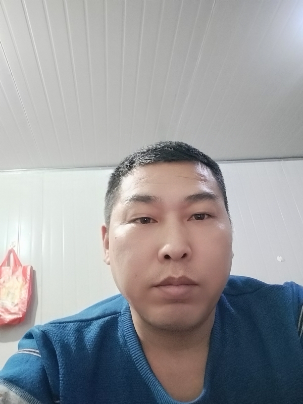 开着拖拉机去兜风的第一张照片--信阳相亲服务中心