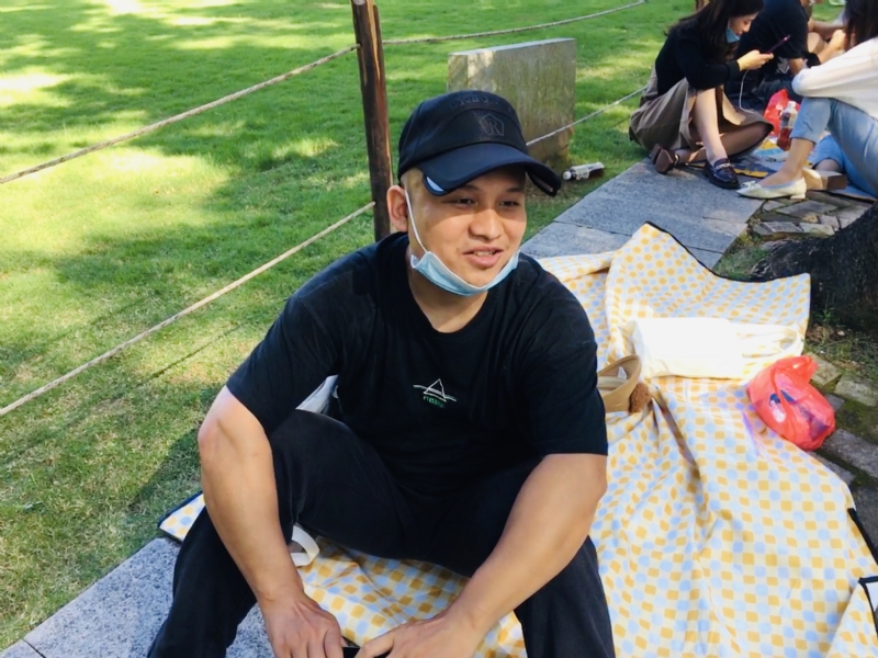 好大一颗石头的第一张照片--信阳相亲服务中心
