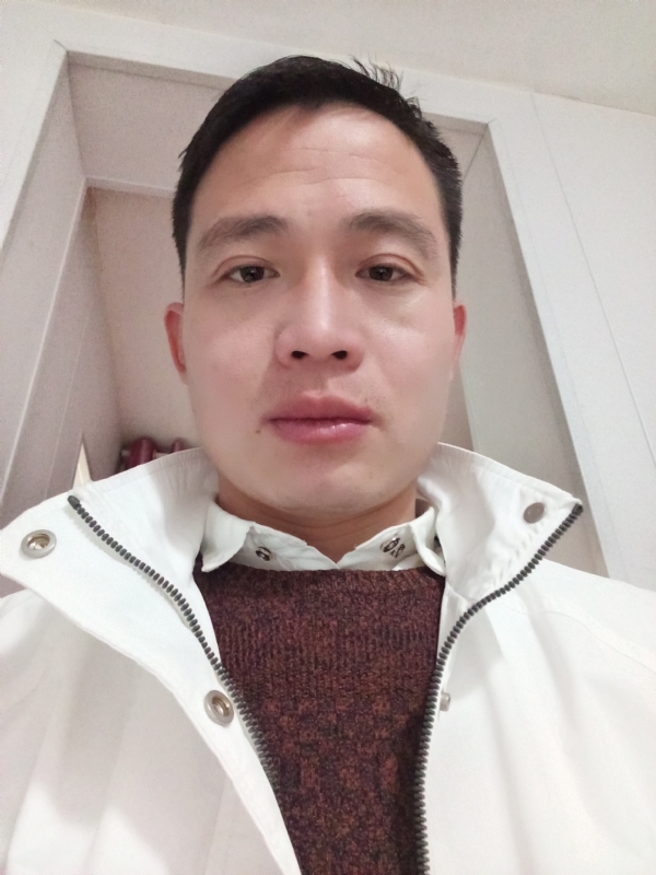 忧伤还是快乐的第一张照片--信阳相亲服务中心