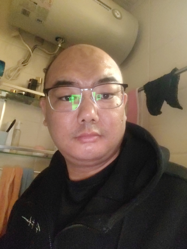 小胖子的第一张照片--信阳相亲服务中心