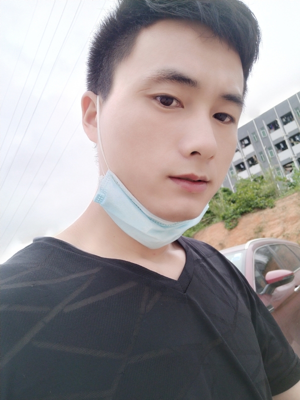 何凡的第二张照片--信阳相亲服务中心