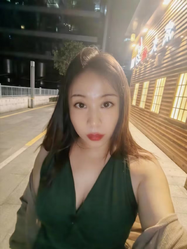 叶子青青的第三张照片--信阳相亲服务中心