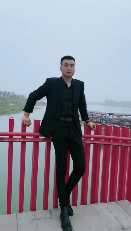 Albert的第一张照片--信阳相亲服务中心