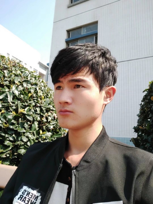 阳光男孩的第四张照片--信阳相亲服务中心