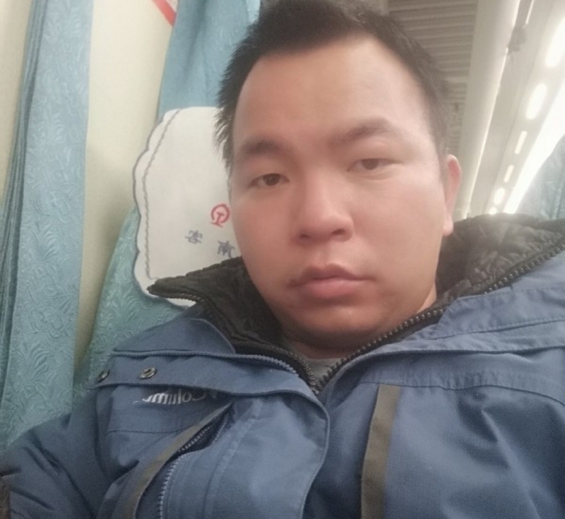 淡定的第一张照片--信阳相亲服务中心