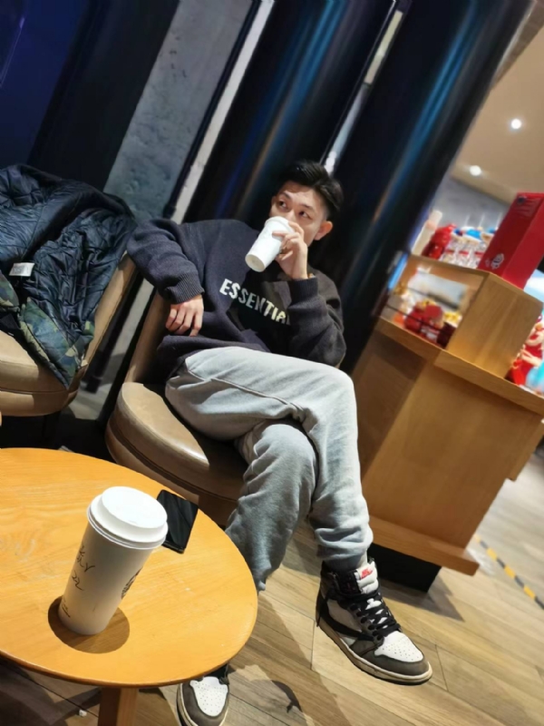 LAZY的第一张照片--信阳相亲服务中心