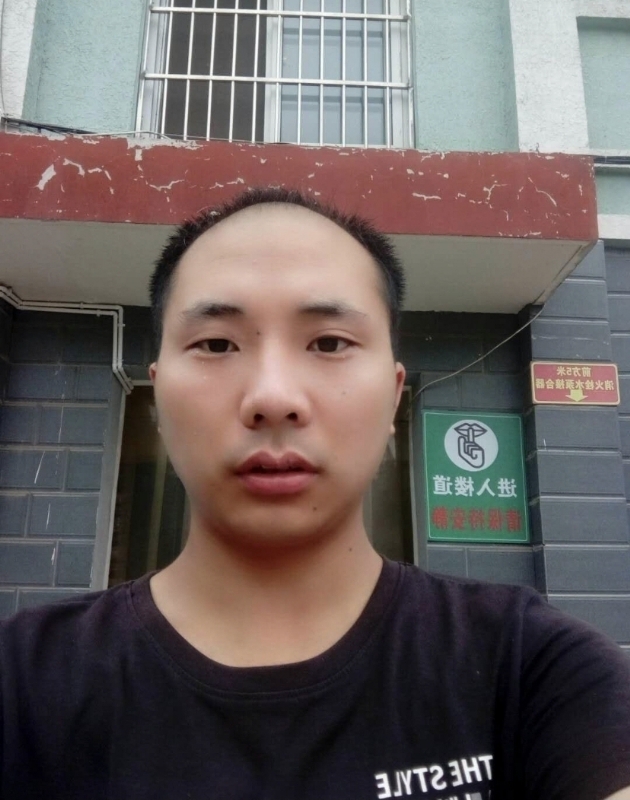 亮亮的第一张照片--信阳相亲服务中心