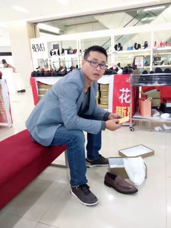 借我你的手的第一张照片--信阳相亲服务中心