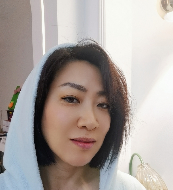 火玫瑰的第一张照片--信阳相亲服务中心