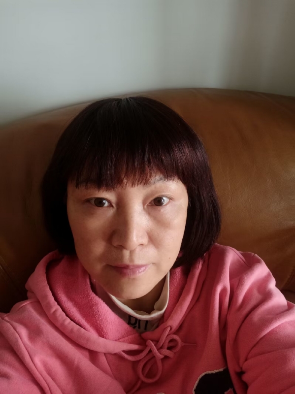 红玫瑰的第一张照片--信阳相亲服务中心