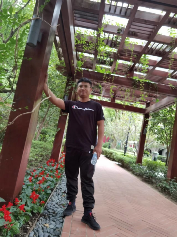 会飞的鱼的第一张照片--信阳相亲服务中心