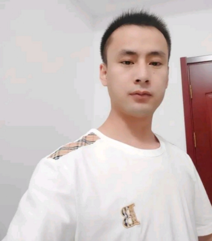 海阔天空的第一张照片--信阳相亲服务中心