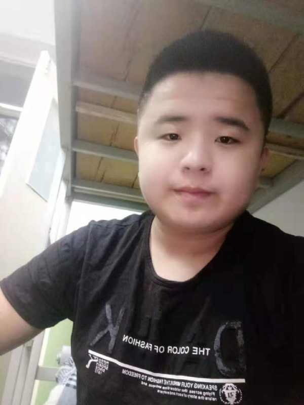 打小就爱淘气的第一张照片--信阳相亲服务中心