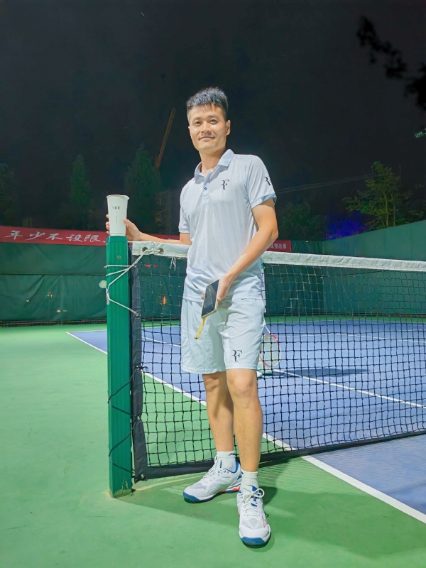 网球罗的第五张照片--信阳相亲服务中心