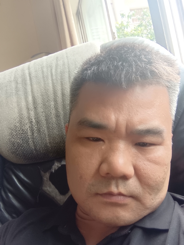 路人的第一张照片--信阳相亲服务中心
