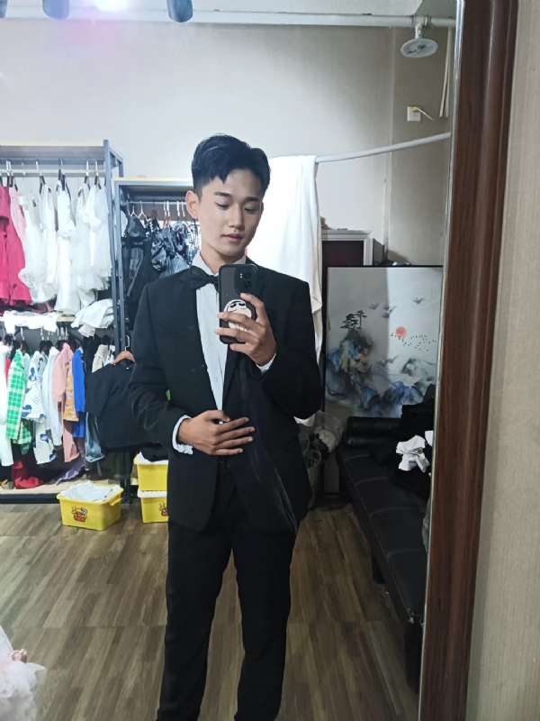 李梓宇的第一张照片--信阳相亲服务中心