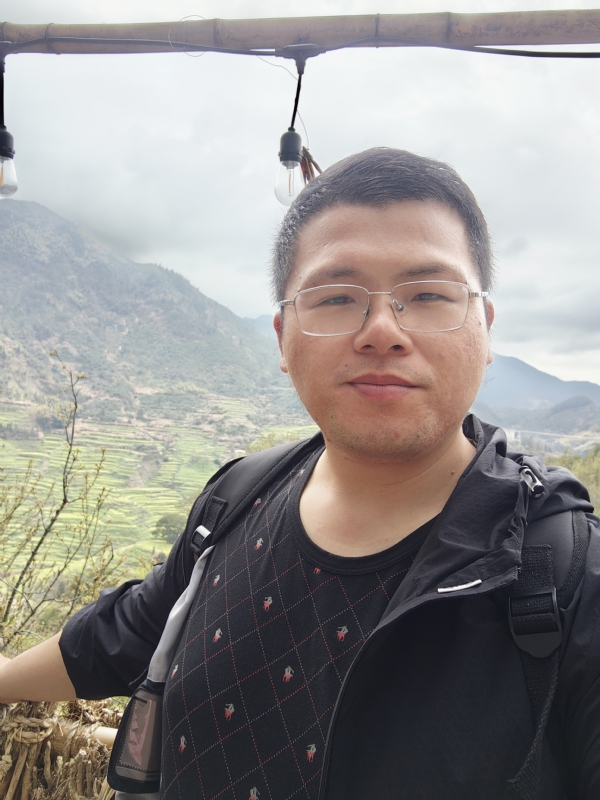 青山的第三张照片--信阳相亲服务中心