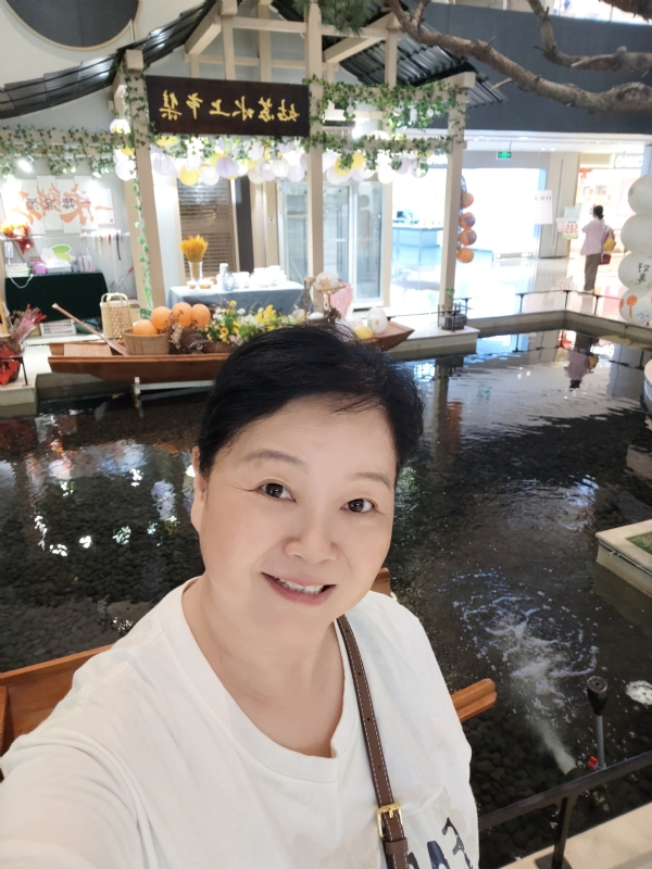 丁姐爱生活的第三张照片--信阳相亲服务中心