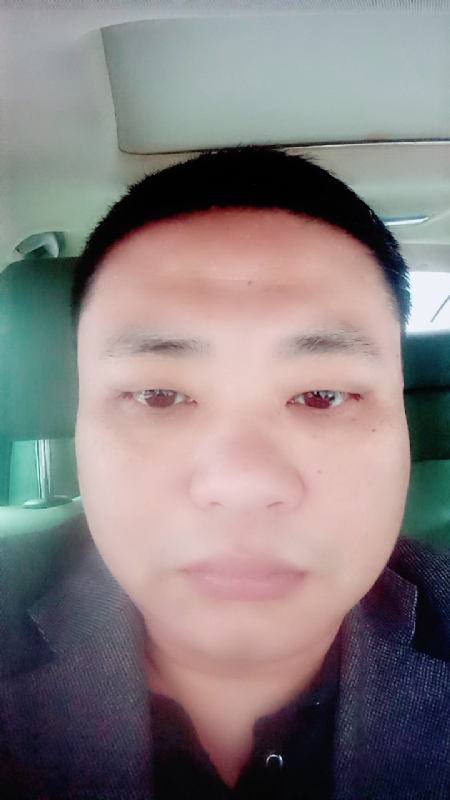 向日葵的第一张照片--信阳相亲服务中心