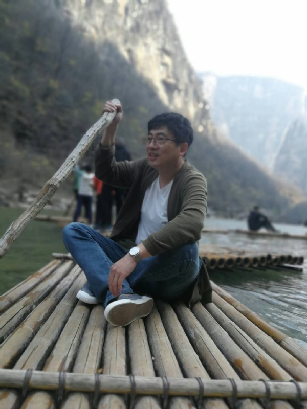 风被吹走了的第二张照片--信阳相亲服务中心