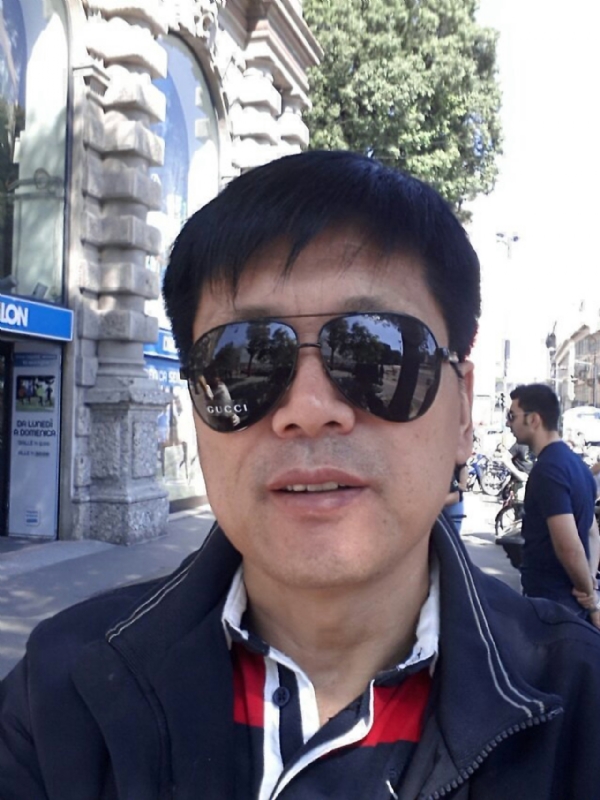 春风的第一张照片--信阳相亲服务中心