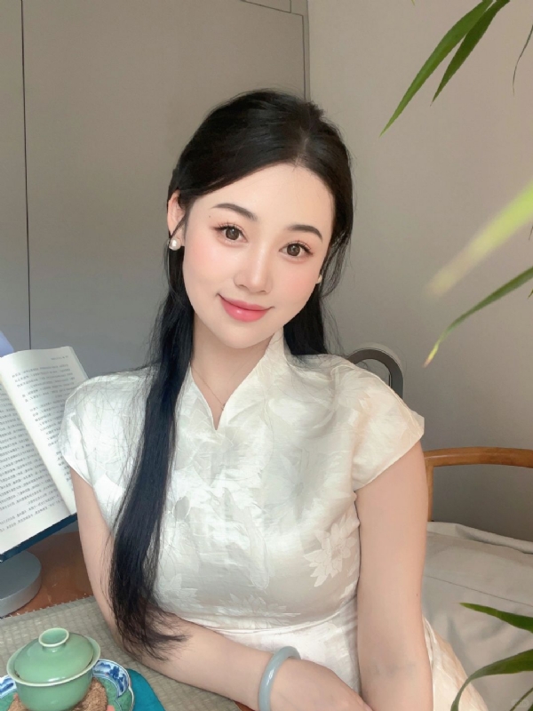 小慧的第一张照片--信阳相亲服务中心