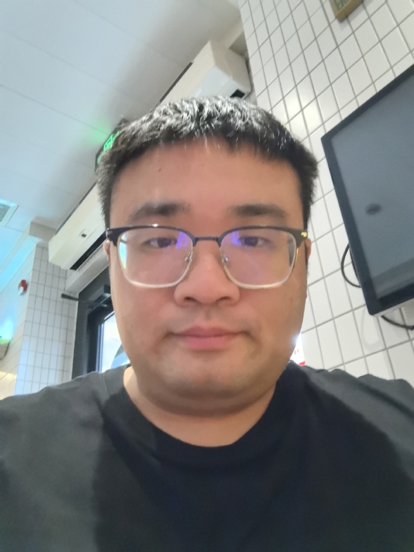 君临天下的第三张照片--信阳相亲服务中心