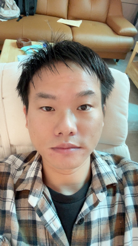 向日葵的第一张照片--信阳相亲服务中心