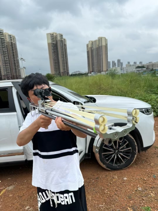 凌其飞的第一张照片--信阳相亲服务中心