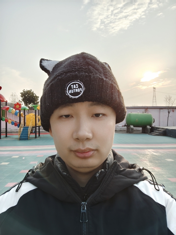 王连杰的第一张照片--信阳相亲服务中心