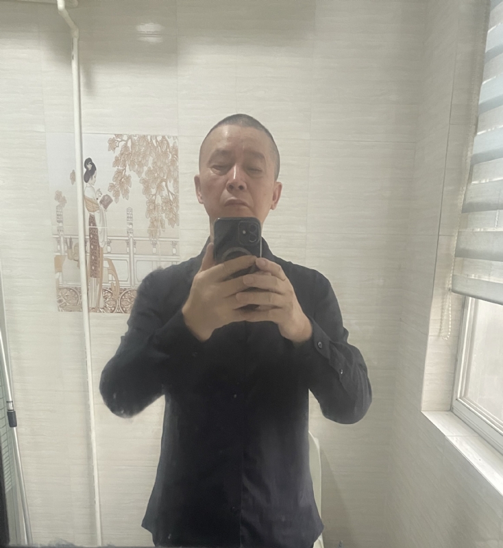荣哥的第一张照片--信阳相亲服务中心