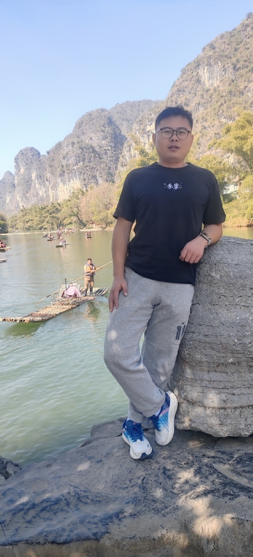 受过伤的狼的第三张照片--信阳相亲服务中心