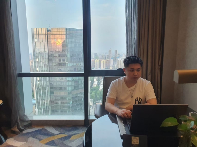 ying的第一张照片--信阳相亲服务中心