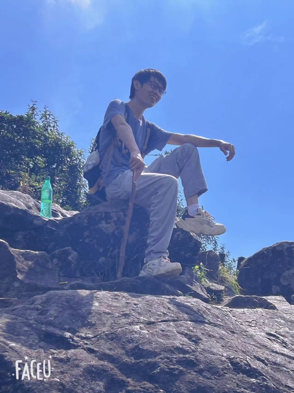 落叶之秋的第一张照片--信阳相亲服务中心