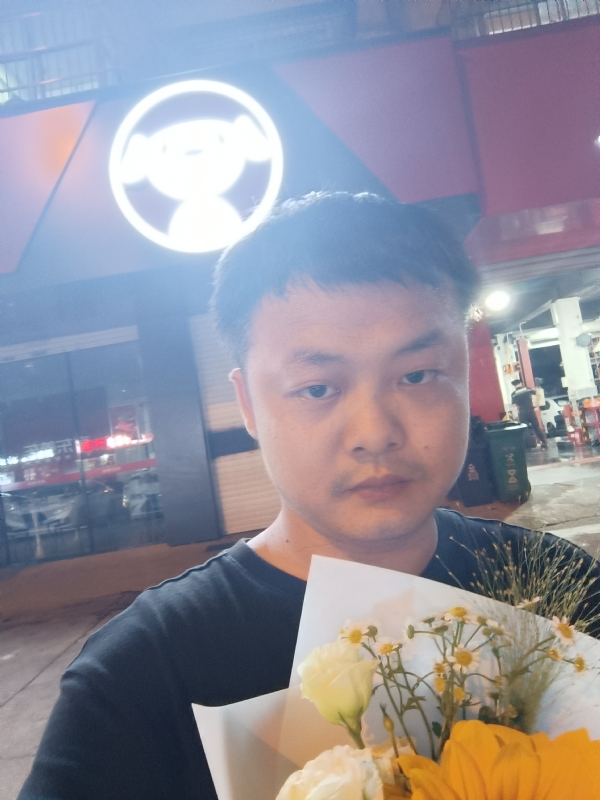 小陈的第一张照片--信阳相亲服务中心