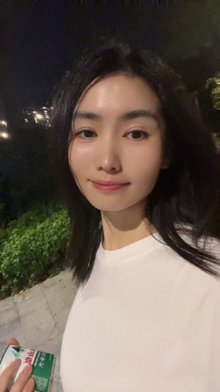 pan的第一张照片--信阳相亲服务中心
