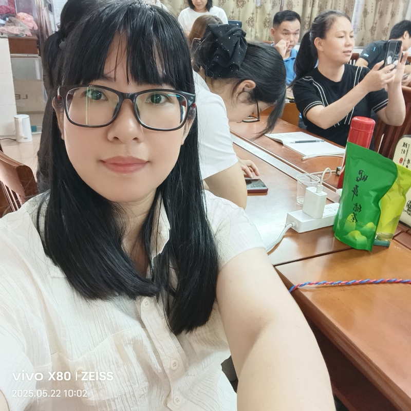 雯城慧敏的第一张照片--信阳相亲服务中心