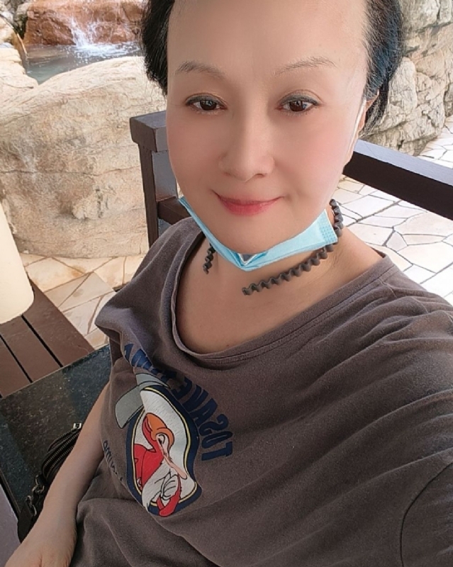 hong的第三张照片--信阳相亲服务中心