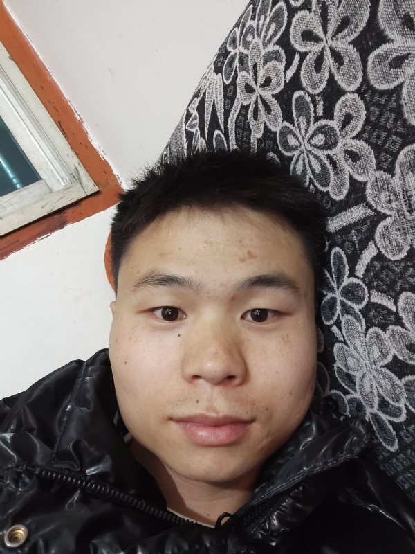 麒麟区幼儿园扛把子的第三张照片--信阳相亲服务中心