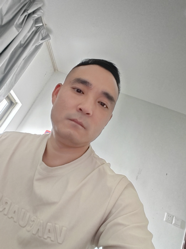 小锋的第一张照片--信阳相亲服务中心