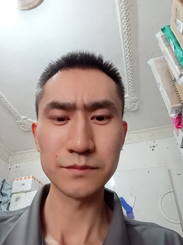 西门吹雪的第一张照片--信阳相亲服务中心