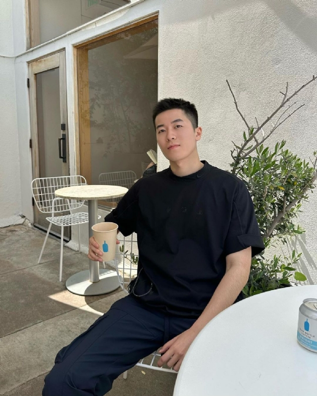 VV的第二张照片--信阳相亲服务中心