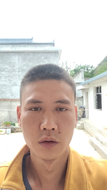 简单点的第一张照片--信阳相亲服务中心