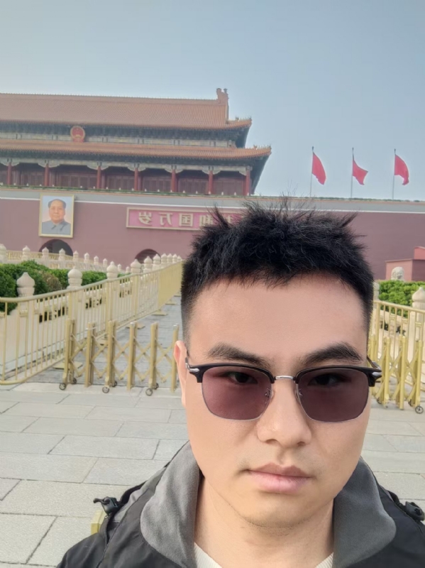 喧嚣的风的第一张照片--信阳相亲服务中心